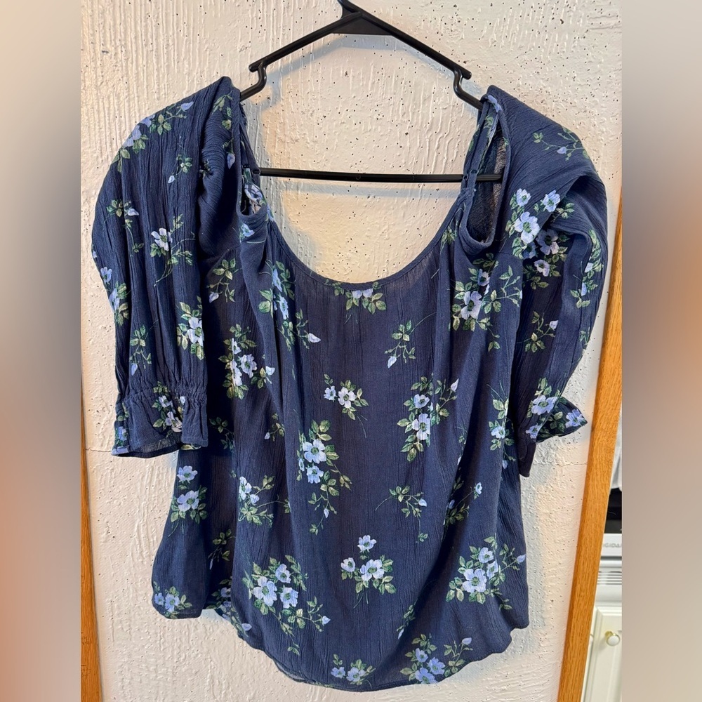 American Eagle Outfitters Dark Blue Floral Blouse - Picture 4 of 4